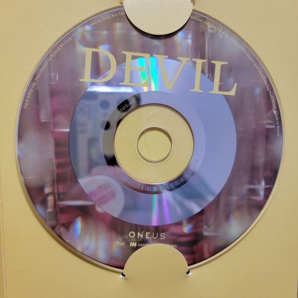 CD Oneus: Devil - First Full Album (Yellow Version) - Picture 4 of 5